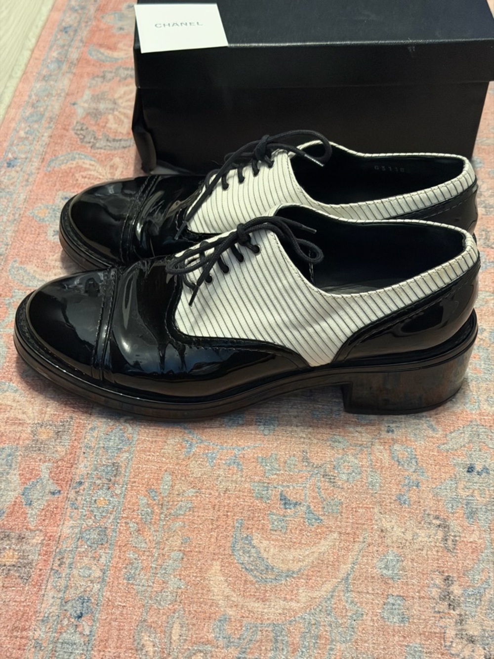 GC Chanel Chunky Black Patent Pinstripe Lace Up Oxford Shoes Size 42 - Picture 4 of 11